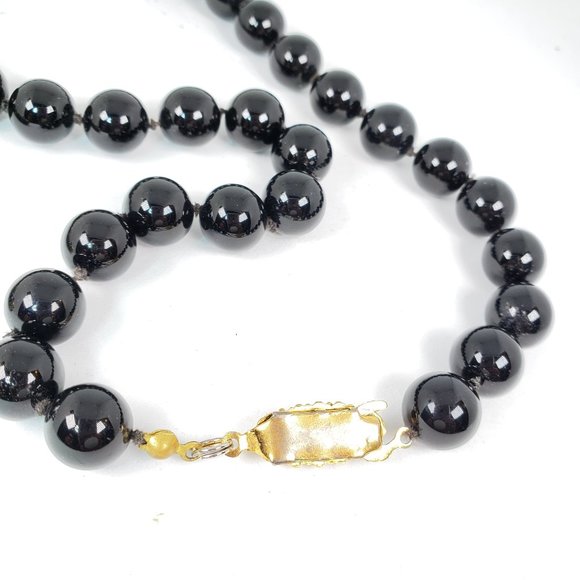 Black heart necklace w/charcoal & black beads - Picture 5 of 11